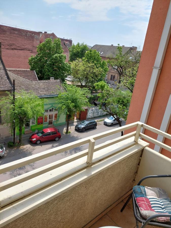 Smiley 2 - Subotica Centar Apartment Exterior photo